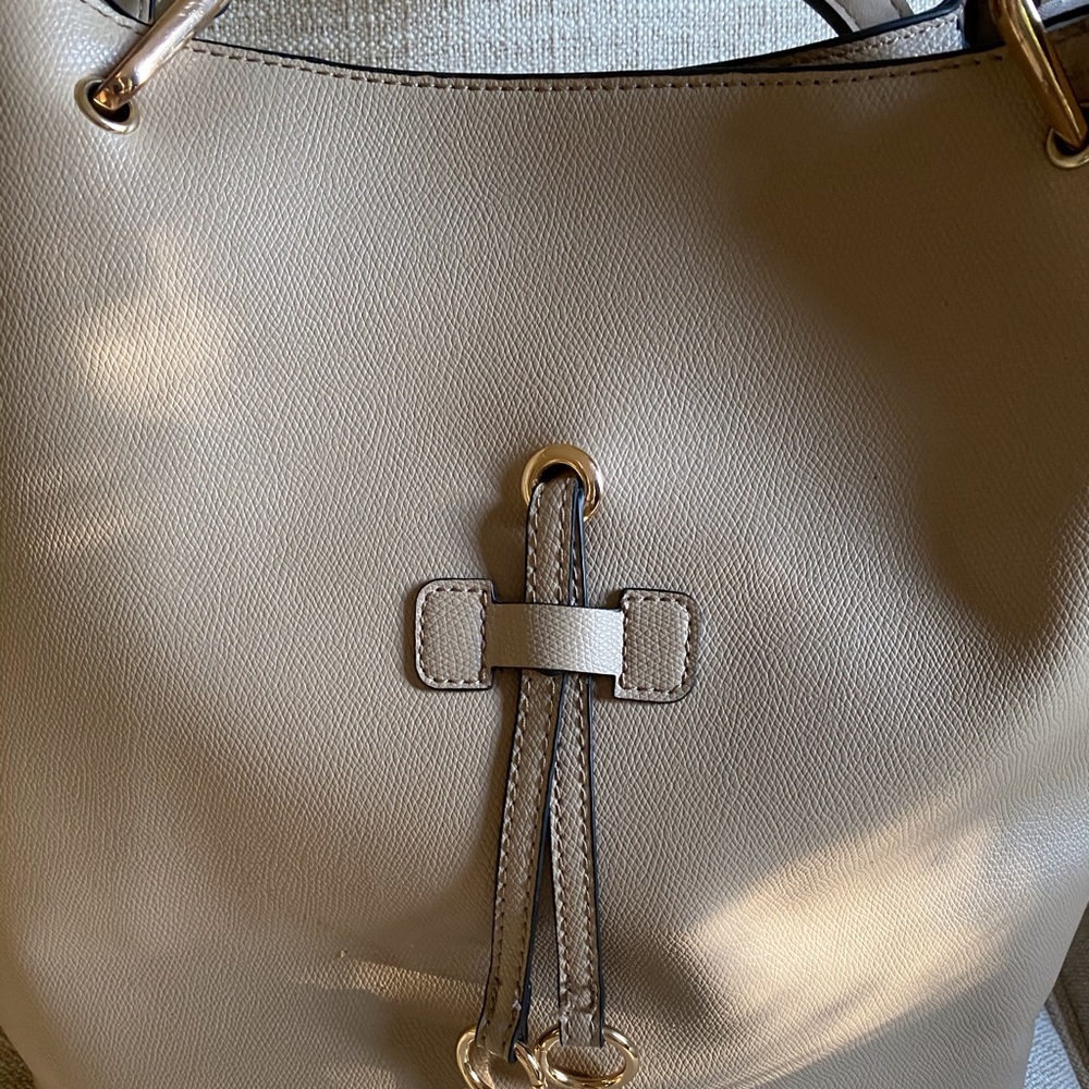 Tan Purse - Picture 2 of 8